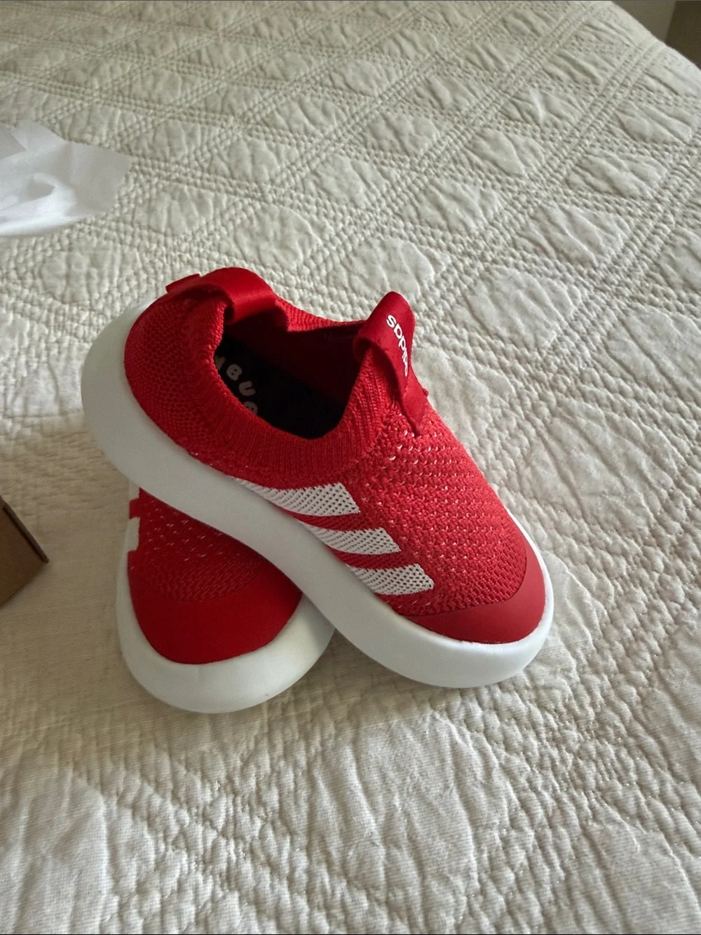 adidas bubble comfy UNISEX Kids Red Slip-On Athletic Shoes 10T